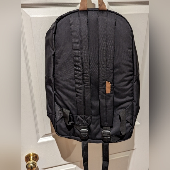 NWOT Europe Bound backpack in black - Picture 4 of 4